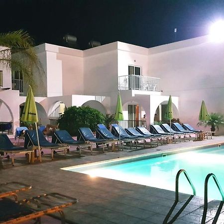 Florence Hotel Apartments Ayía Nápa Extérieur photo
