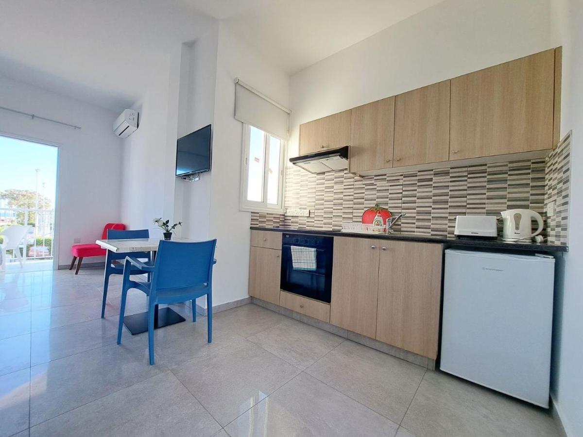 Florence Hotel Apartments Ayía Nápa Extérieur photo