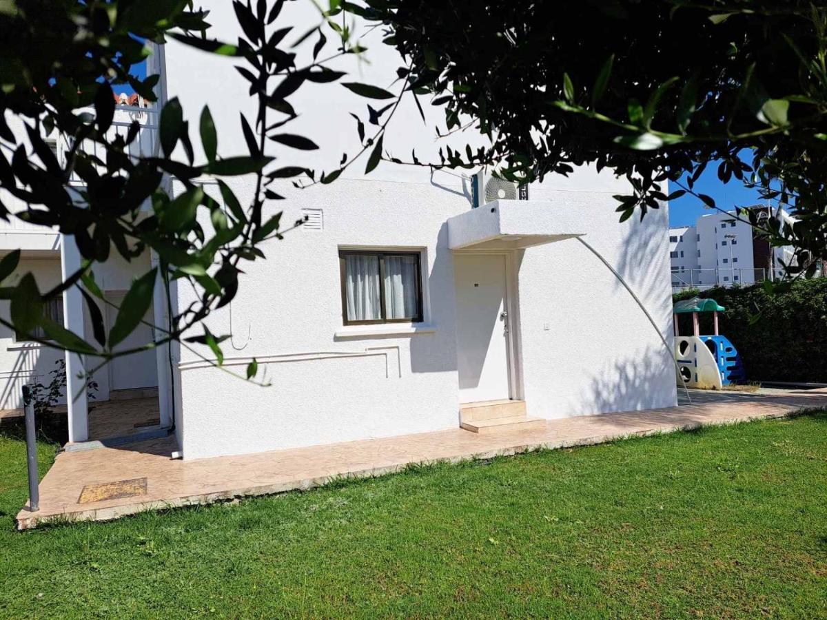 Florence Hotel Apartments Ayía Nápa Extérieur photo