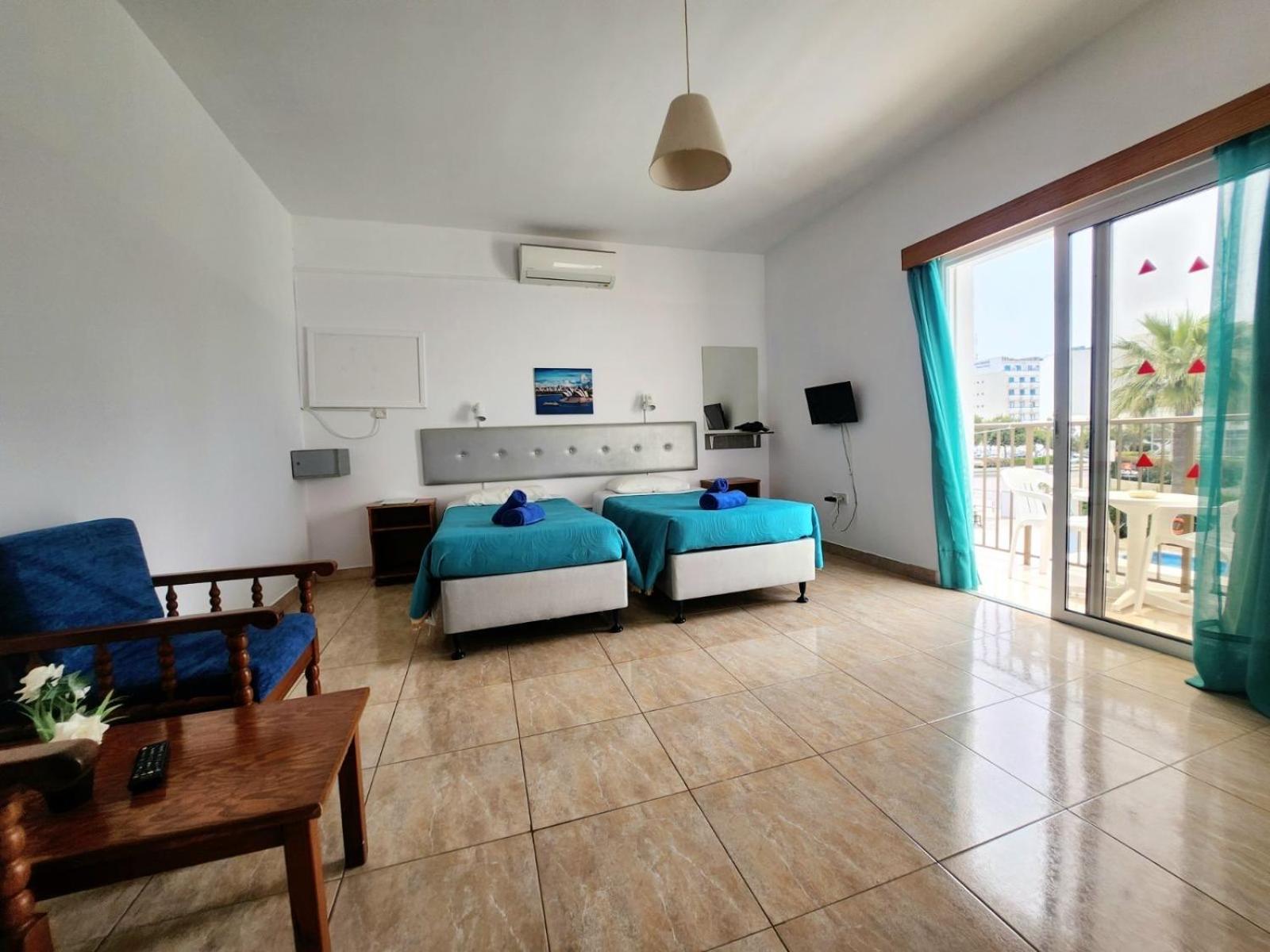 Florence Hotel Apartments Ayía Nápa Extérieur photo