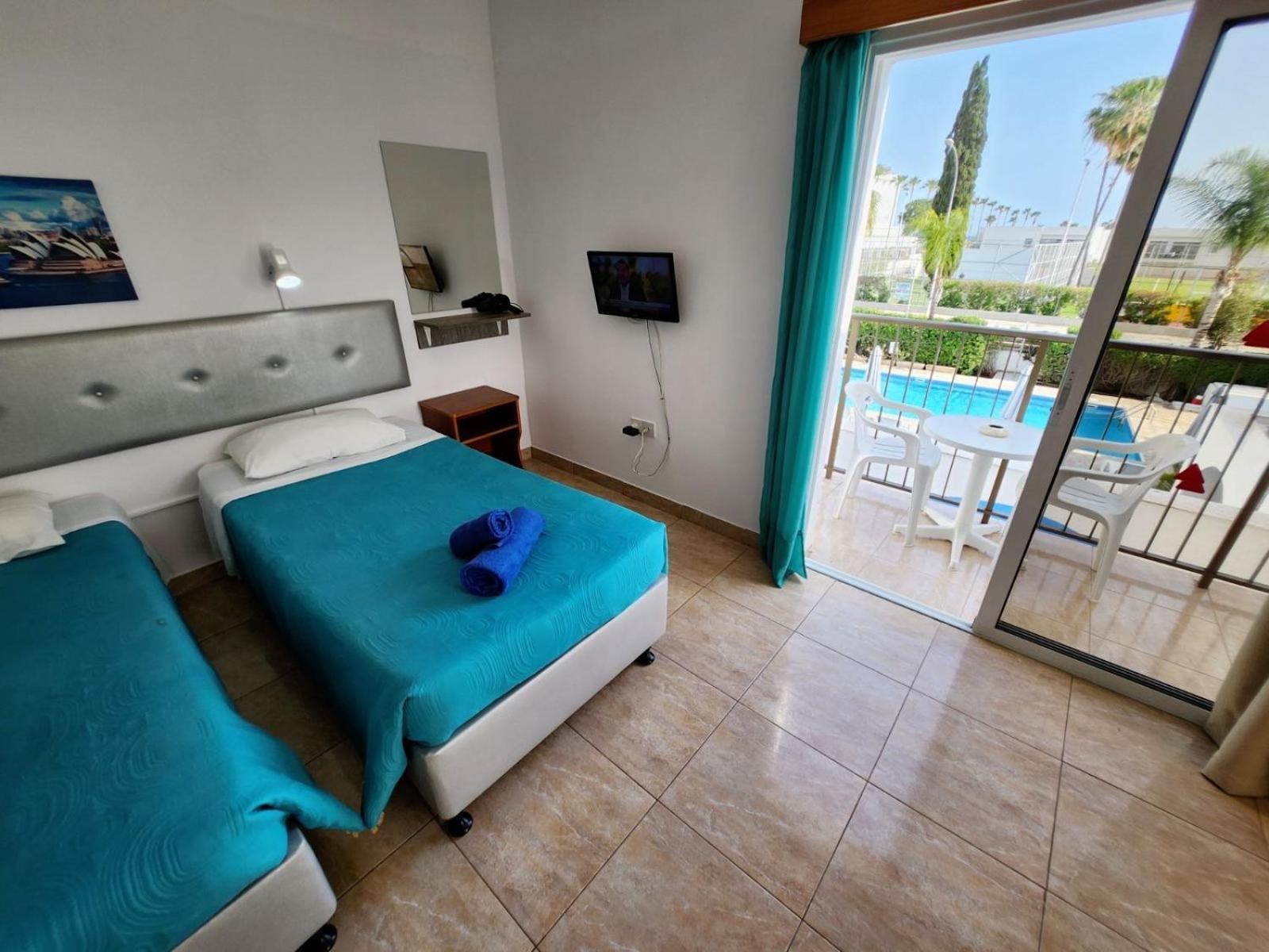 Florence Hotel Apartments Ayía Nápa Extérieur photo