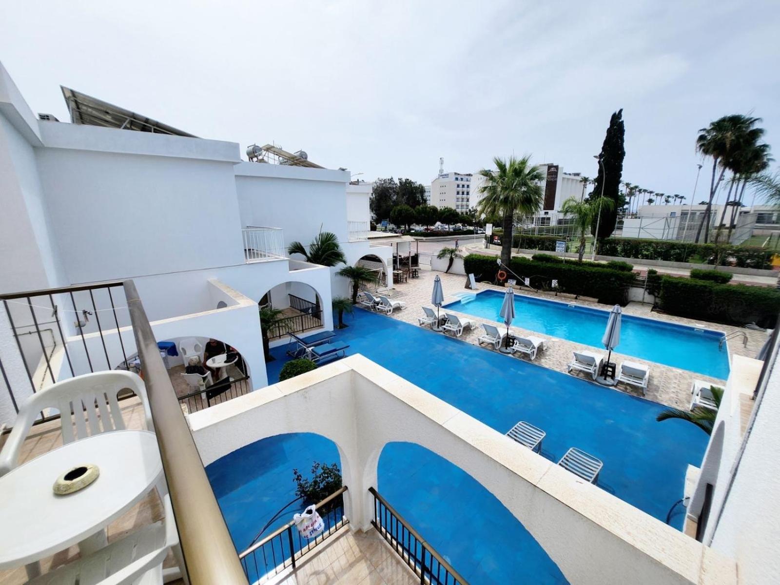 Florence Hotel Apartments Ayía Nápa Extérieur photo