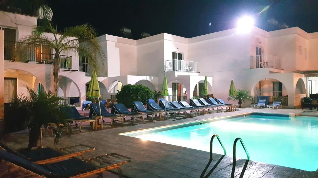 Florence Hotel Apartments Ayía Nápa Extérieur photo